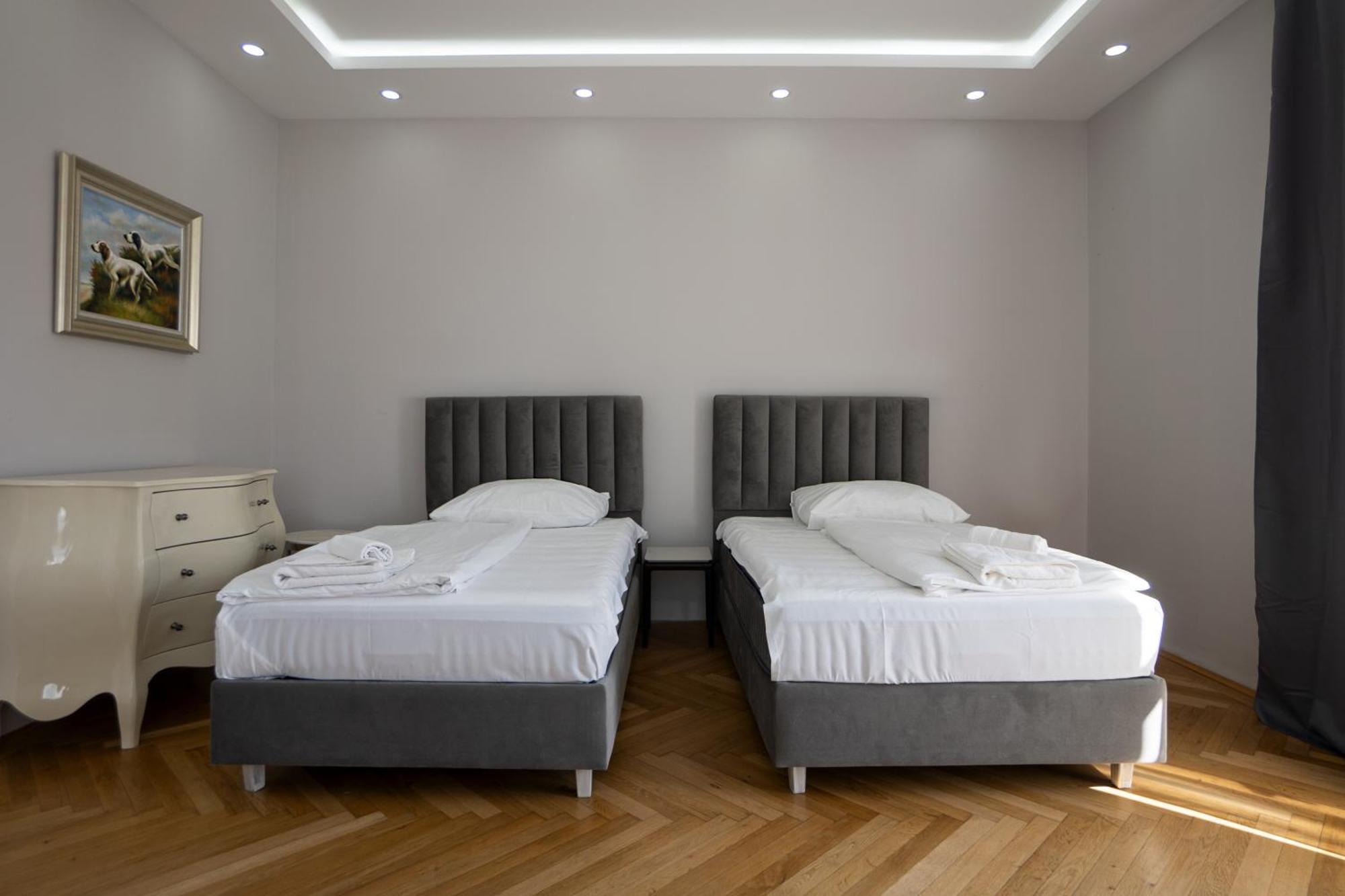 Charming 2-Room Apartment With Balcony, 15 Min To Center Wien Ngoại thất bức ảnh