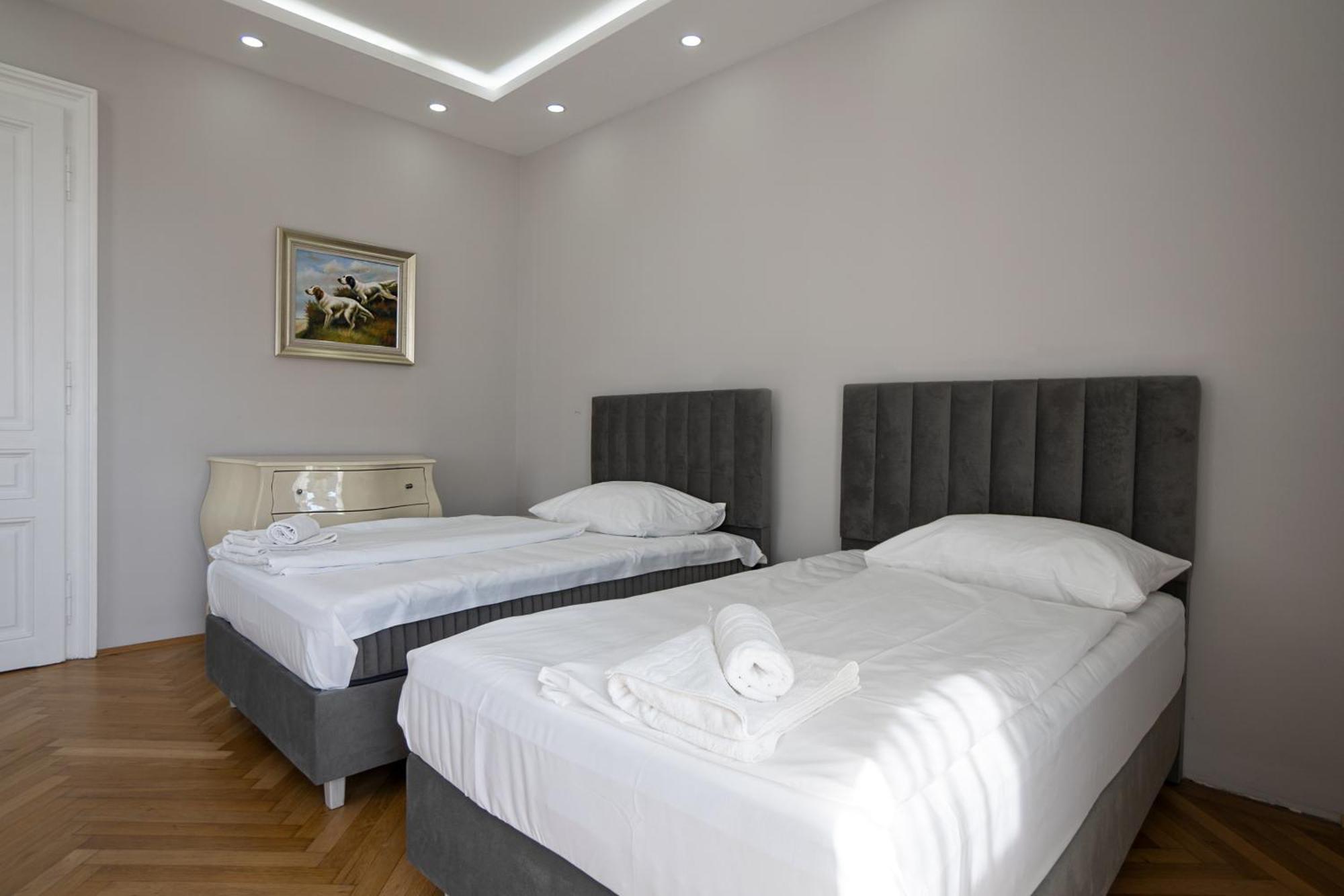 Charming 2-Room Apartment With Balcony, 15 Min To Center Wien Ngoại thất bức ảnh