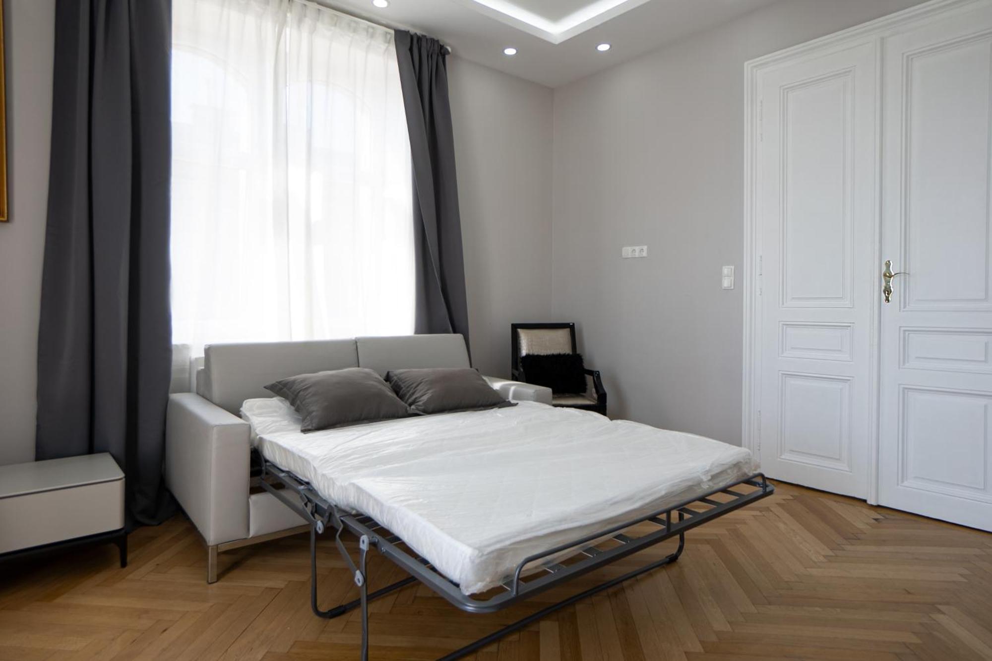 Charming 2-Room Apartment With Balcony, 15 Min To Center Wien Ngoại thất bức ảnh