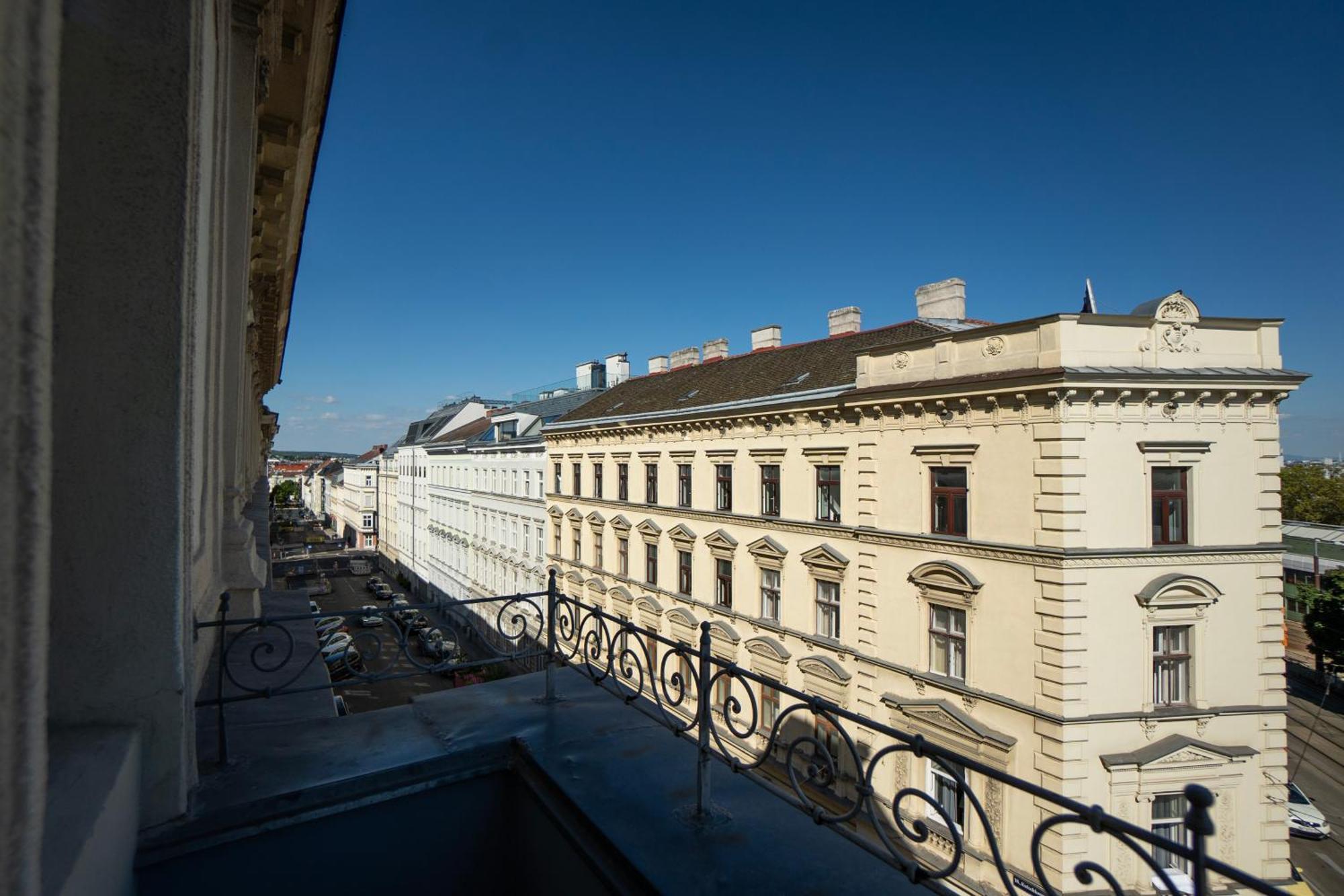 Charming 2-Room Apartment With Balcony, 15 Min To Center Wien Ngoại thất bức ảnh