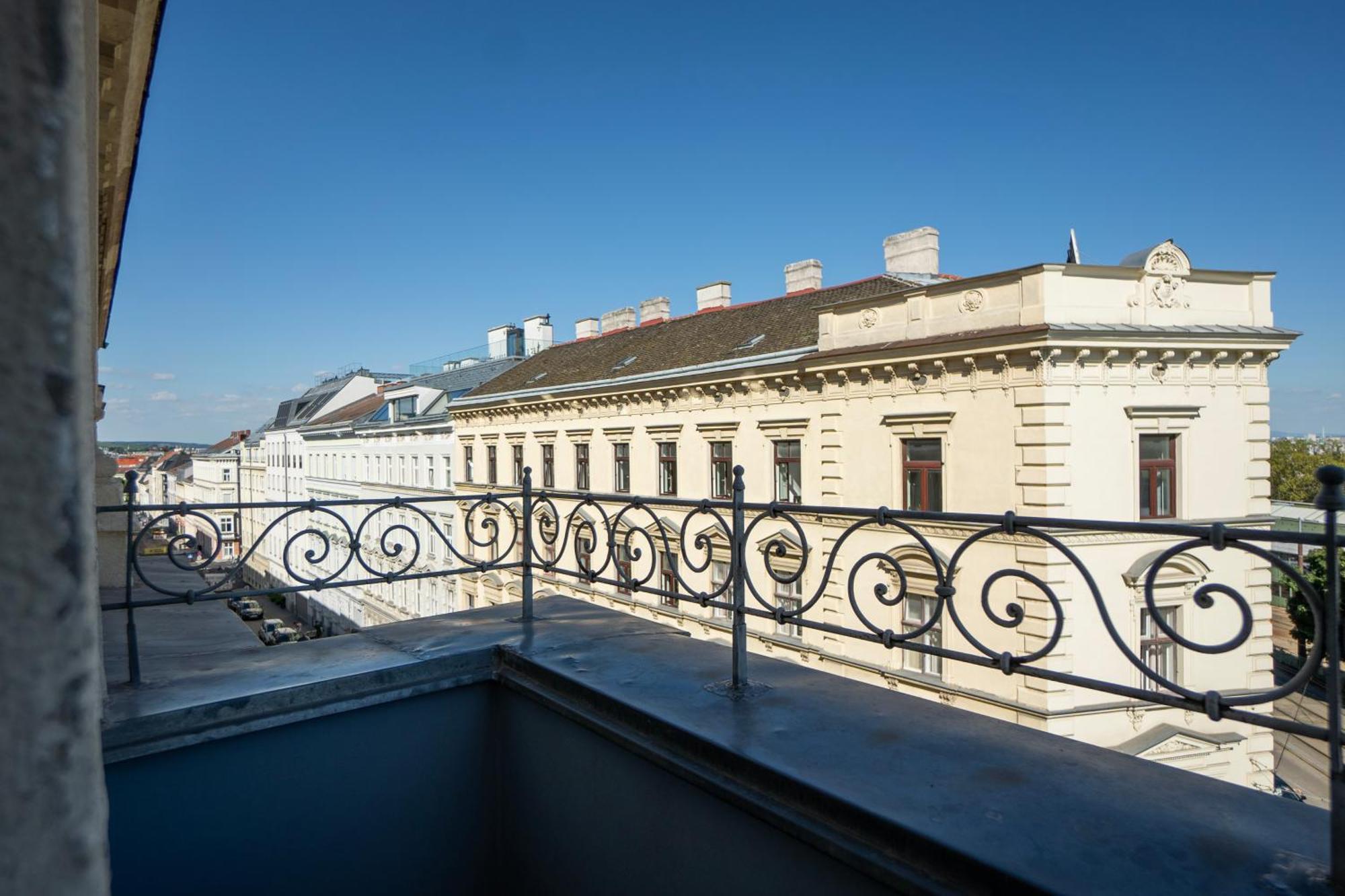 Charming 2-Room Apartment With Balcony, 15 Min To Center Wien Ngoại thất bức ảnh