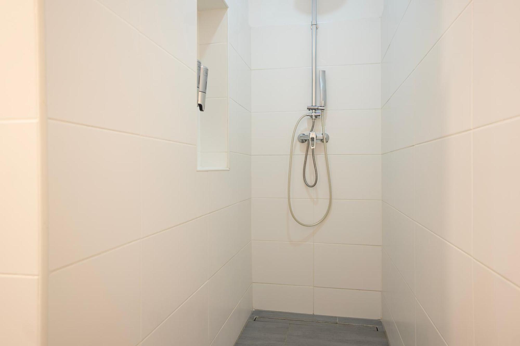 Charming 2-Room Apartment With Balcony, 15 Min To Center Wien Ngoại thất bức ảnh