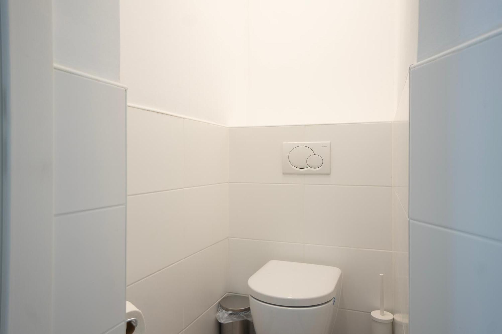 Charming 2-Room Apartment With Balcony, 15 Min To Center Wien Ngoại thất bức ảnh