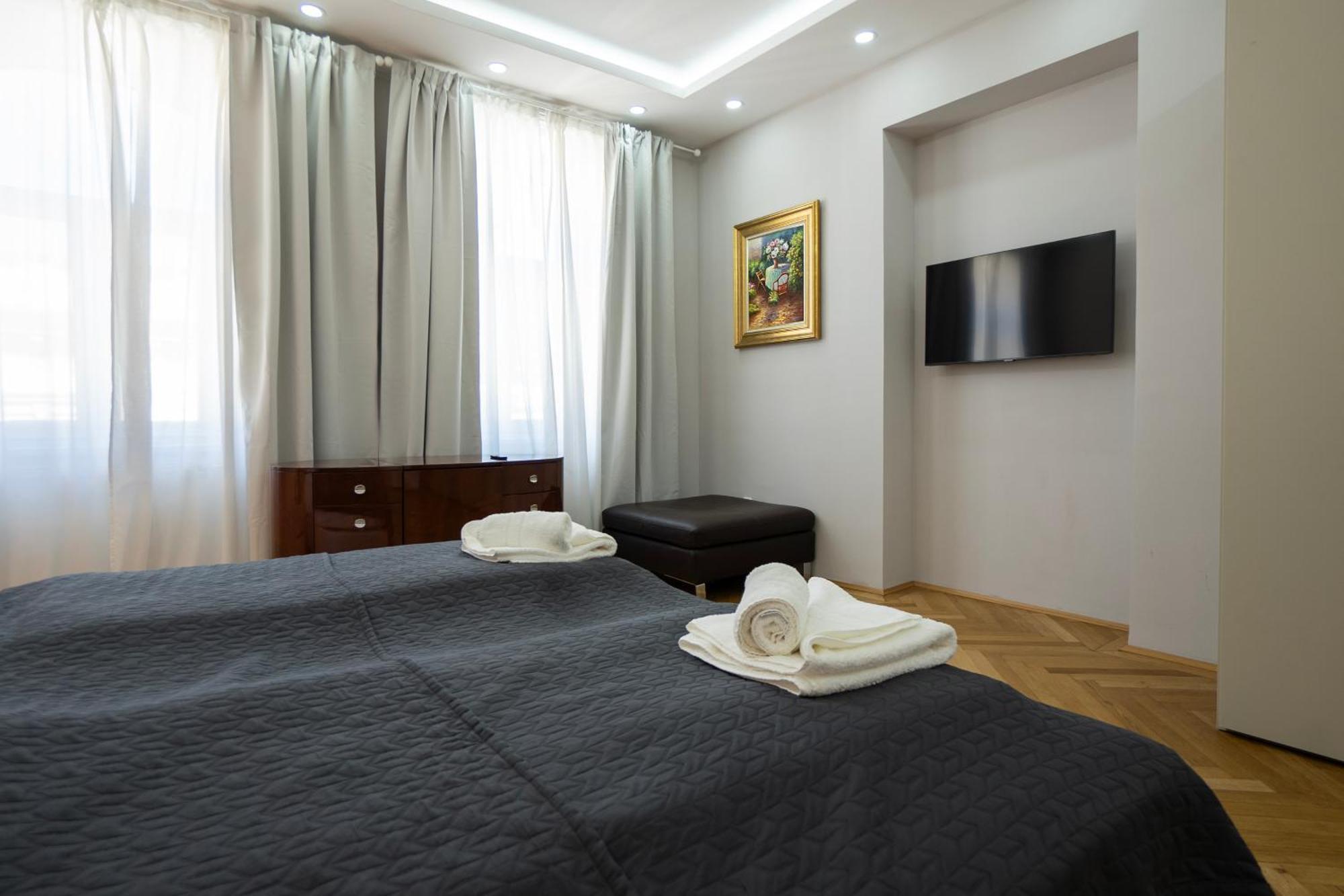 Charming 2-Room Apartment With Balcony, 15 Min To Center Wien Ngoại thất bức ảnh